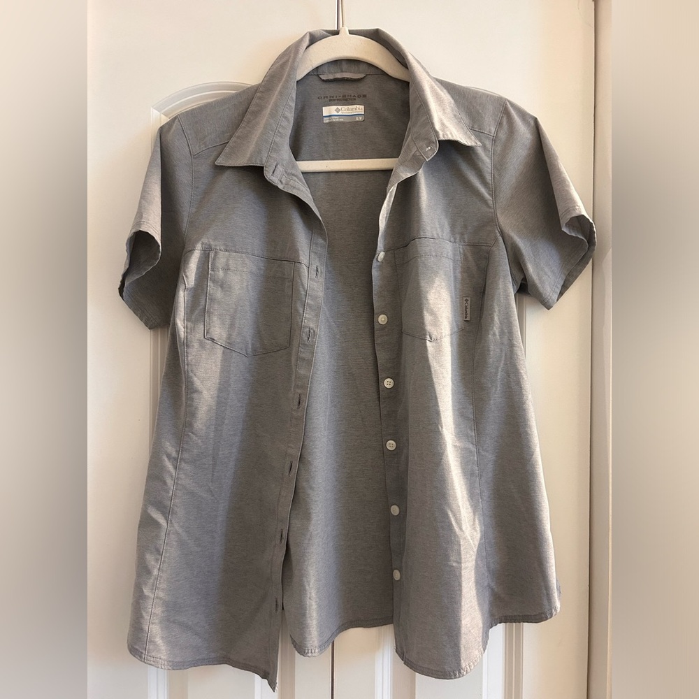 Columbia button down sweat wicking t-shirt